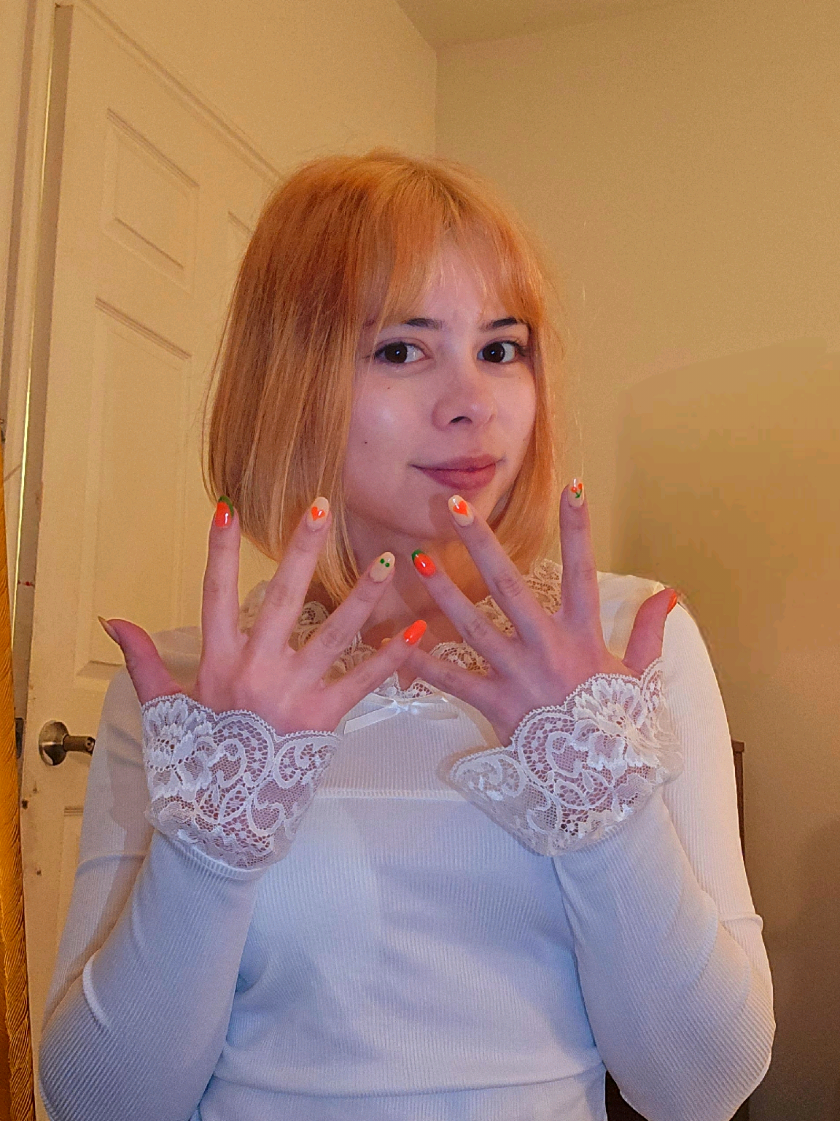 TikTok post by @liatiktokl for BeetlesGelPolish. Caption reads: Mi mamá eligió bien, verdad? 🫦🍒✨️ . . . . . . .....