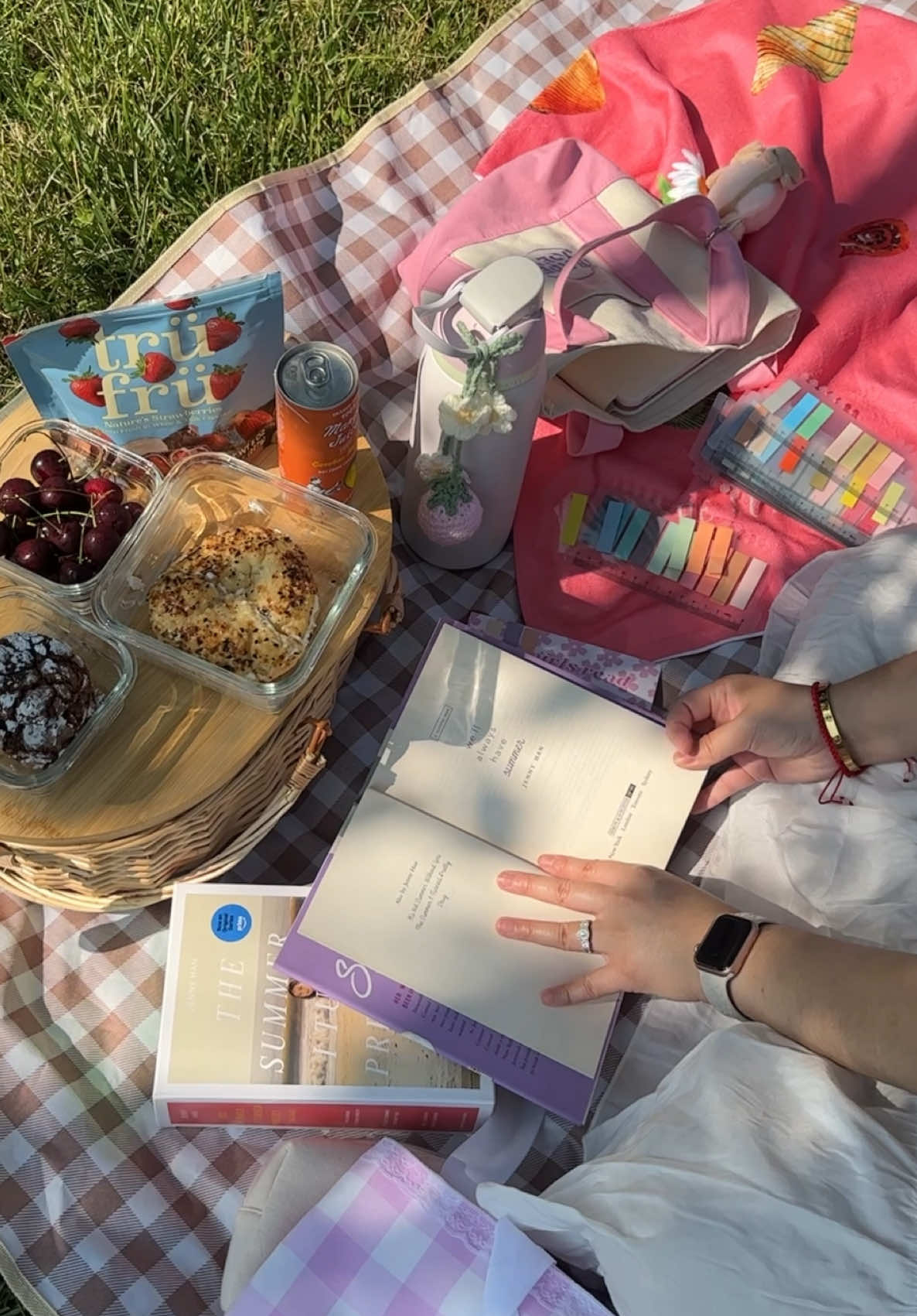 TikTok post by @janinelanaa for Owala. Caption reads: [...] and chocolate crinkles water bottle is....