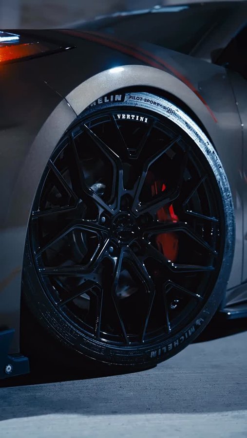 Instagram post by @instavettes for 10 Second Racing. Caption reads: I’m BACK!!🦇🦇🦇 Sponsorships: @extremeonlinestore....