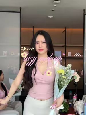 TikTok post by @sharonakiraa for Glad2Glow Indonesia. Caption reads: 3 seconds is all it takes for a brighter,....