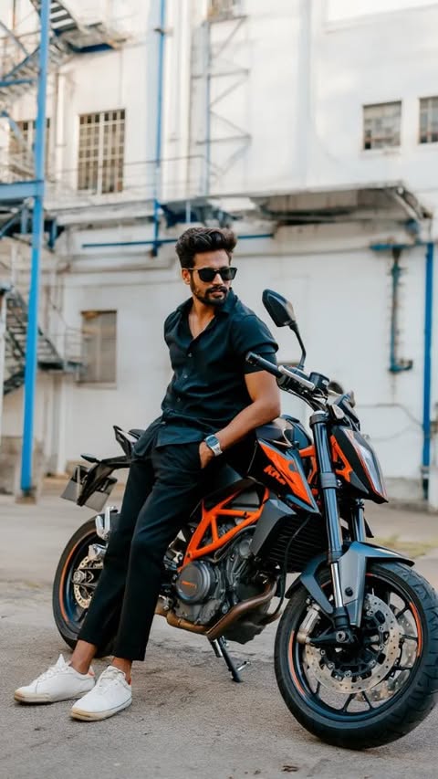 Instagram post by @_mallu_canada_ for Welcome Talents. Caption reads: 🖤 . . , . #instacollaboration100k #love #viral....