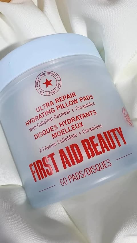 Instagram post by @rossyglams for First Aid Beauty. Caption reads: [...] Repair Hydrating Pillow Pads de....