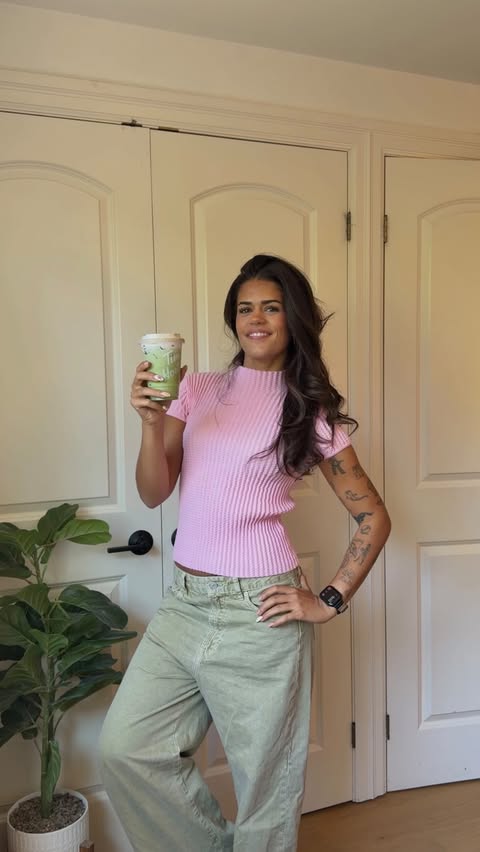 Instagram post by @jordiestwenties for Tim Hortons. Caption reads: [...] to my day this fall season with @timhortons....