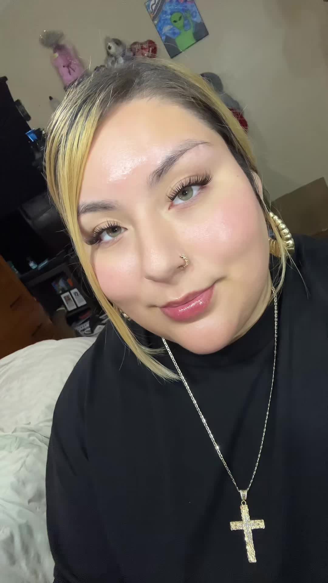 TikTok post by @xo.xanndra343 for Eyeshine Cosmetics. Caption reads: [...] & so is the lash bond & seal! @Eyeshine....