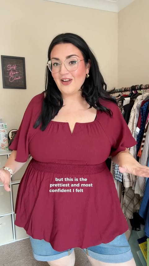 Instagram post by @bobalongwithkirsty for BloomChic. Caption reads: [...] of wearing shorts! ad - these BloomChic....