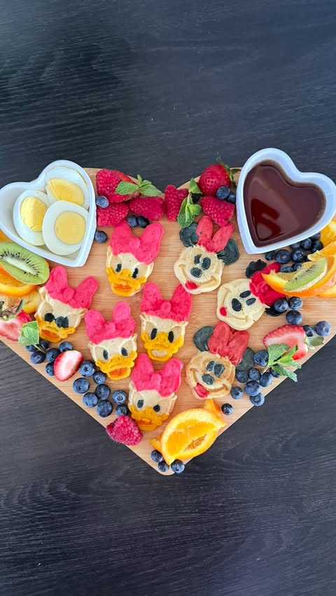 Instagram post by @inspiredchick for Dash. Caption reads: [...] swap character plates using the Disney Dash....