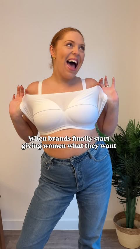 Instagram post by @thelizeditorial for Conturve. Caption reads: @conturvewear listened and know exactly what [...].