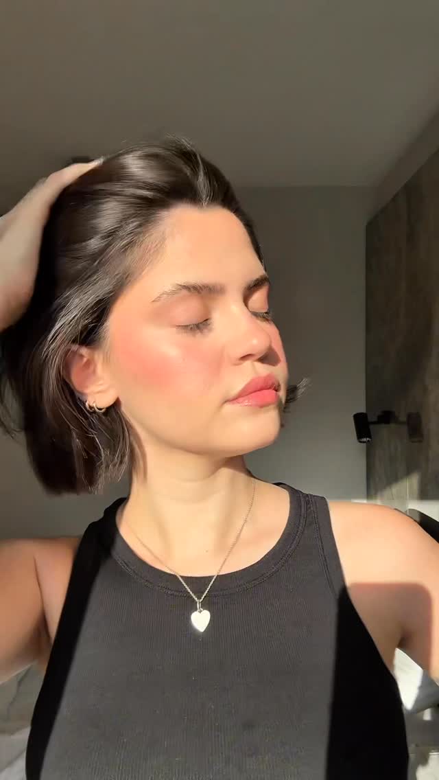 Instagram post by @selenkivanc_ for Givenchy Beauty. Caption reads: yeni gunluk makyajim budur O NAY LIYORUM
kase....