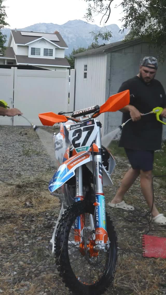 Instagram post by @_tucker_scott for BLUETTI. Caption reads: No outlets? No problem.
@_tucker_scott powered his....