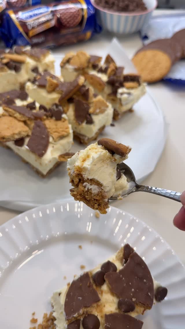 Instagram post by @breesyummycreations for McVitie's. Caption reads: [...] cookie cheesecake bars are made with....