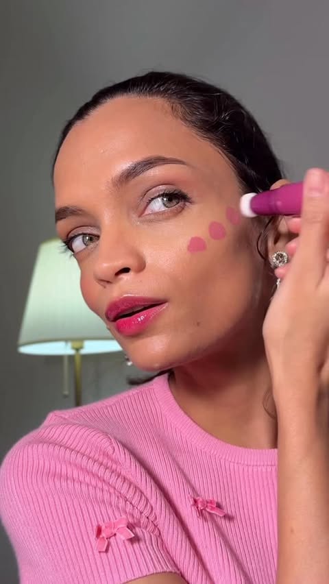 Instagram post by @monalishamahapatra_ for Typsy Beauty. Caption reads: Highlighter alag, blush alag? Not anymore 💗✨
Meet....