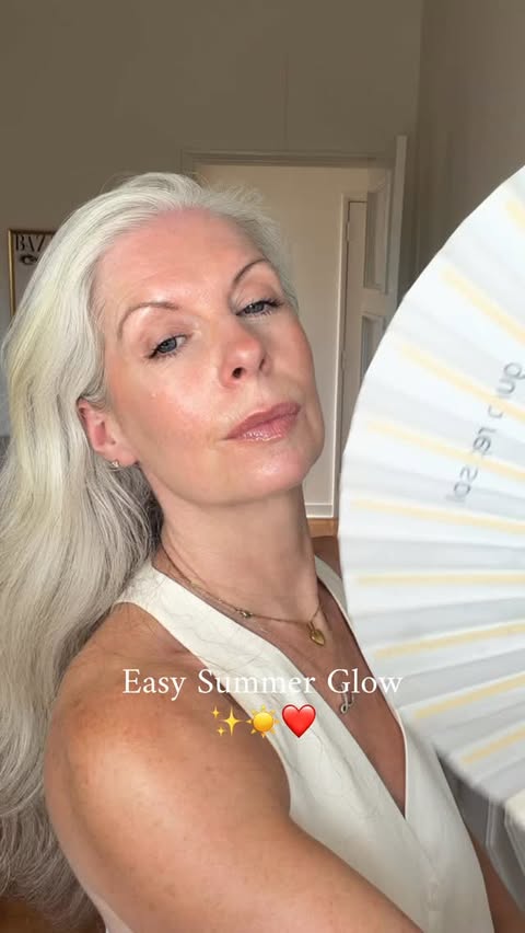 Instagram post by @goodlifecarrie for Charlotte Tilbury. Caption reads: [...] spenny.. 👀EASY eye routine from....