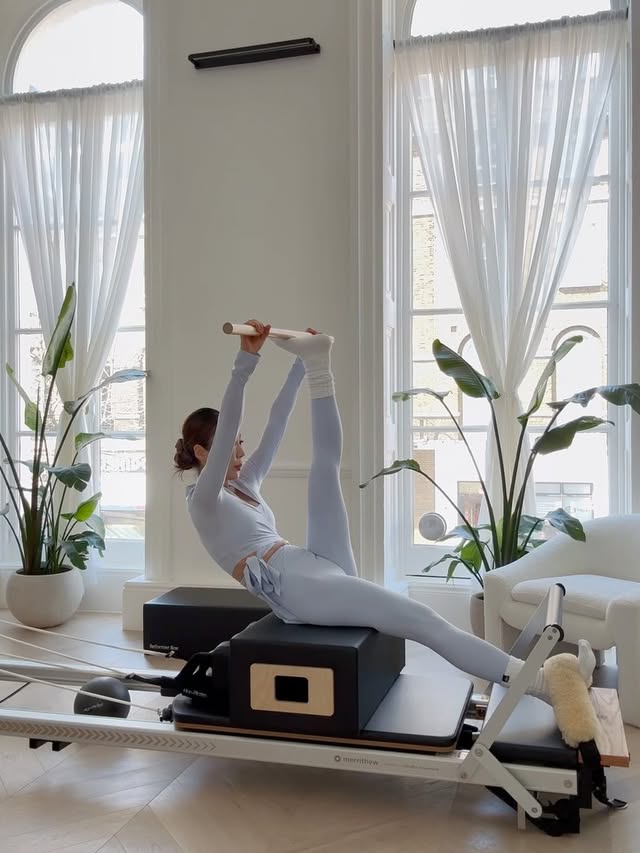 Instagram post by @yujin_choi_pilates for Wiskii Active. Caption reads: [...] make you feel excited today? Outfit....