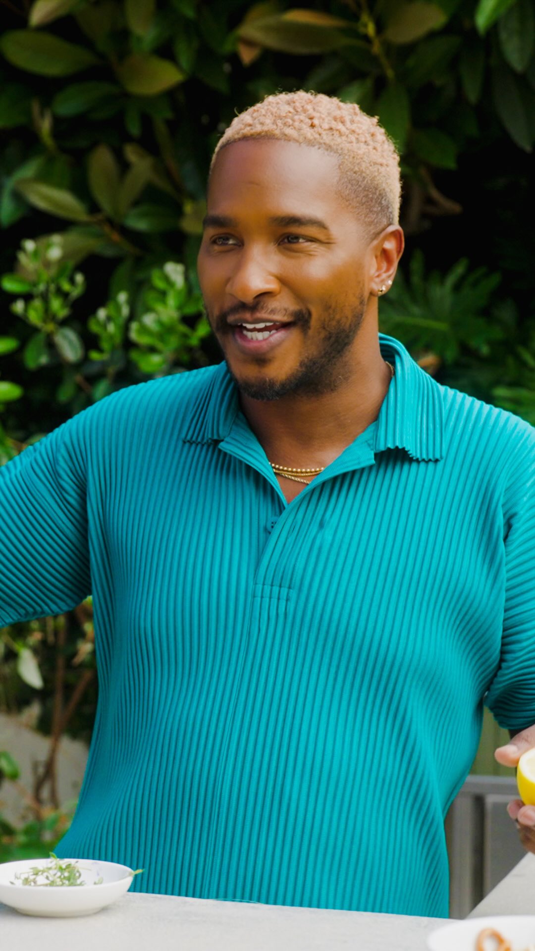 Instagram post by @iamscottevans for Ancestry. Caption reads: #ad Neighbors! When I tell you @ancestry came....