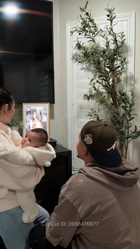 Instagram post by @lil.jerz for ARZOPA. Caption reads: The perfect gift for a loved one this holiday....