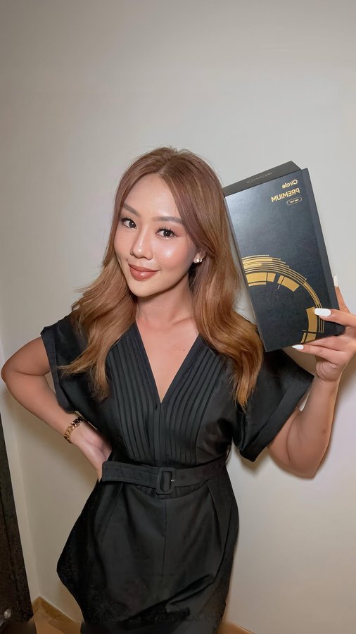 Instagram post by @j_cindorella for CircleDNA. Caption reads: 5 reasons to try @circledna 🧬:

1. Early health....