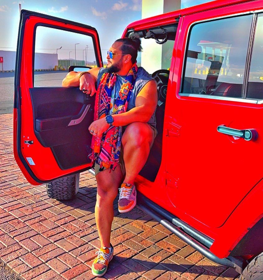 Instagram post by @big.tawfeg for SQUATWOLF. Caption reads: [...] by @tamsports_sa الوكيل الحصري ل @squatwolf....