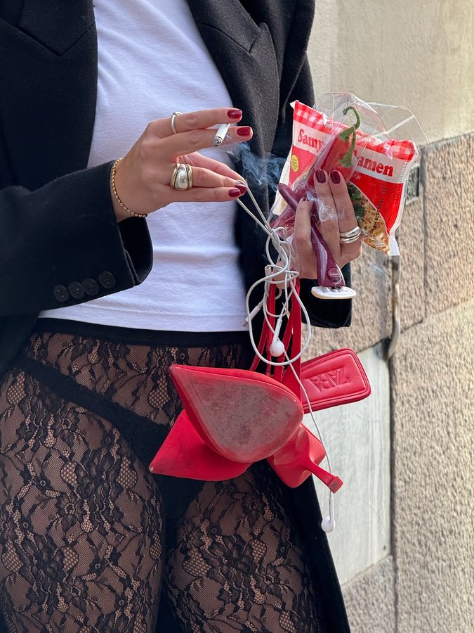 Instagram post by @girlscarryingshit for Estrid. Caption reads: ruby carrying shit: 2 peppers, pack of ramen,....