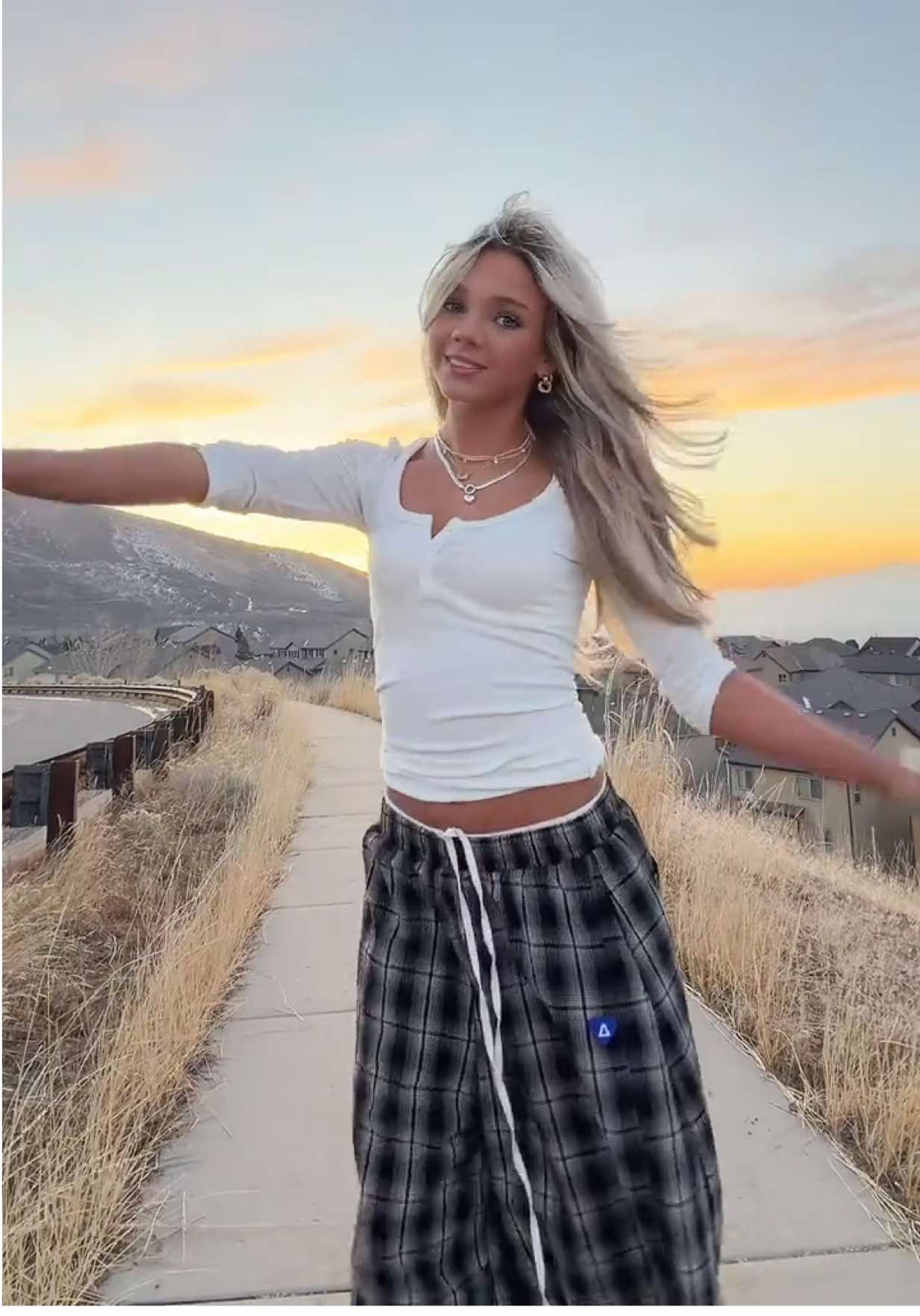 TikTok post by @belle_fits for Aelfric Eden. Caption reads: [...] dance>> top: @Tillys pants:....
