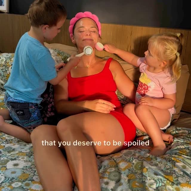 Instagram post by @tarapavlovic for PMD Beauty. Caption reads: Literal instant results. 

My @pmdbeauty code TARA....