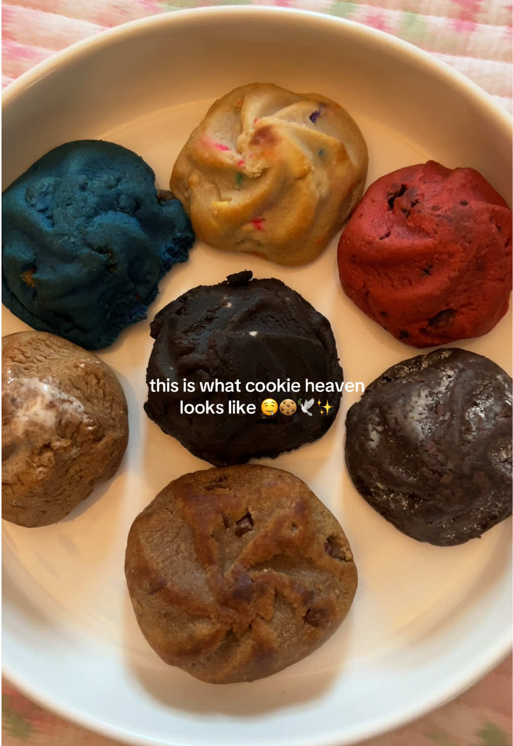 TikTok post by @mariamayf for Fat & Weird Cookie. Caption reads: [...] out perfect 🩷 *linked on video @Fat & Weird....