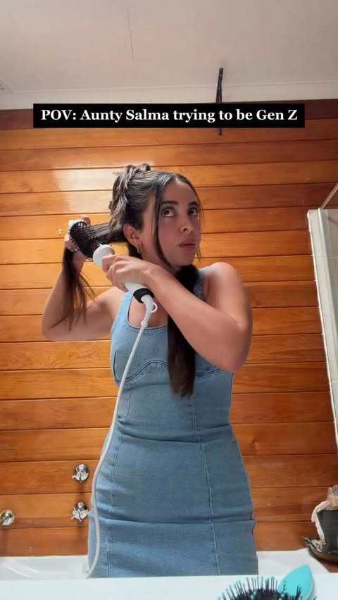 Instagram post by @yourauntysalma for BondiBoost. Caption reads: [...] & use my code VERONICA at checkout ✌️....