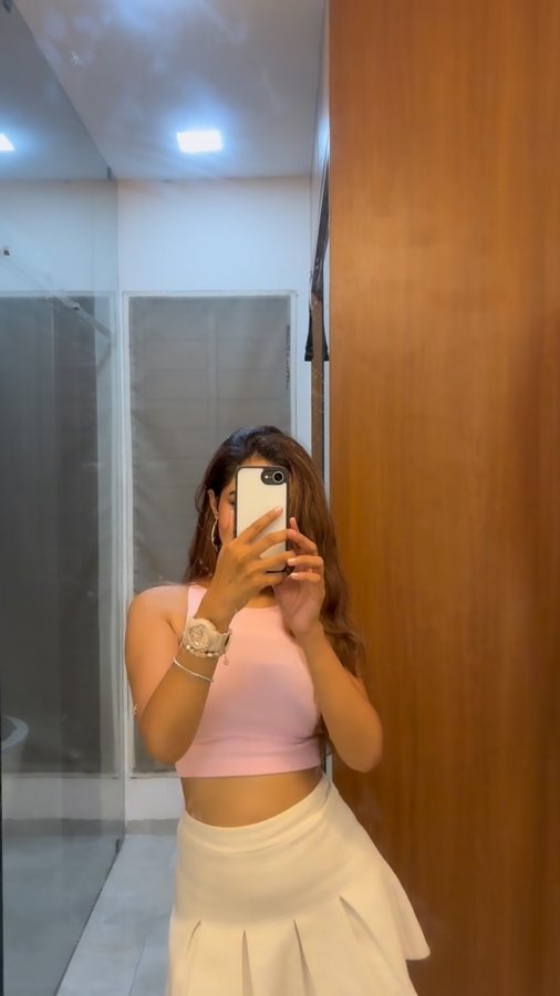 Instagram post by @shambhavijha.31 for Mermade Hair. Caption reads: Found something perfect for mermaid like hair;....