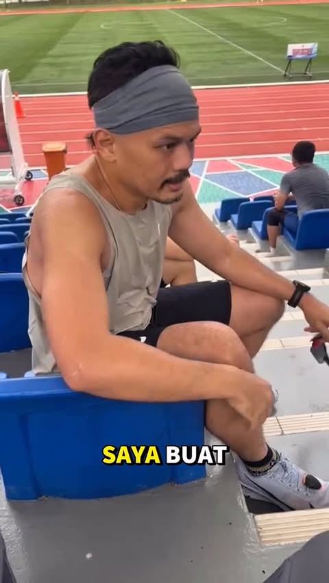 Instagram post by @jubaque for Clear Scalp & Hair. Caption reads: Lepas lari jauh, benda wajib: 💧 Minum air 🧘‍♂️....