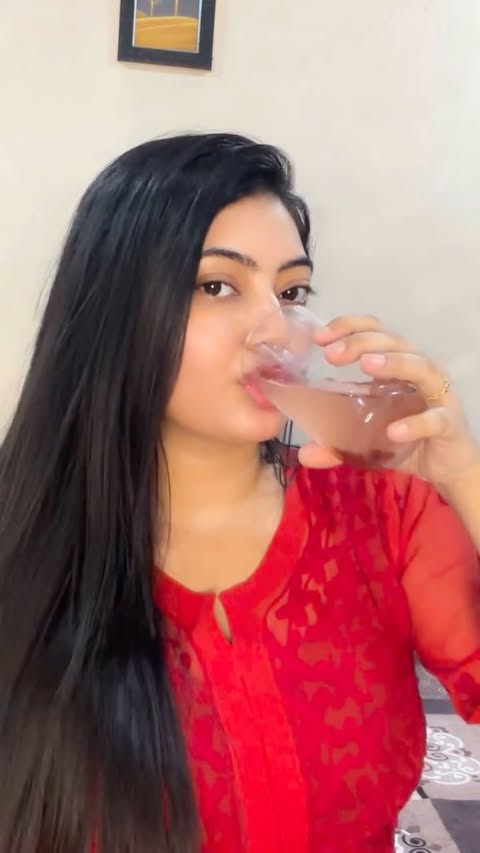 Instagram post by @i_priyanka0277 for The Wellness Shop. Caption reads: The wellness shop collegen skin radiance juice for....