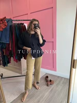 TikTok post by @aphurley for Discount Divas. Caption reads: [...] brown sugar and I’m obsessed!!!! @Discount....