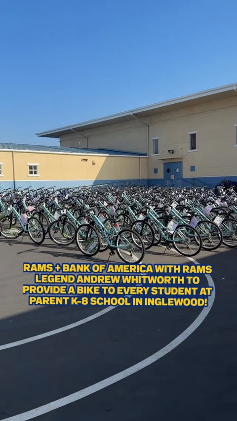 Instagram post by @andrewwhitworth77 for Bank of America. Caption reads: [...] of giving! 💙💛

We partnered with Bank of....