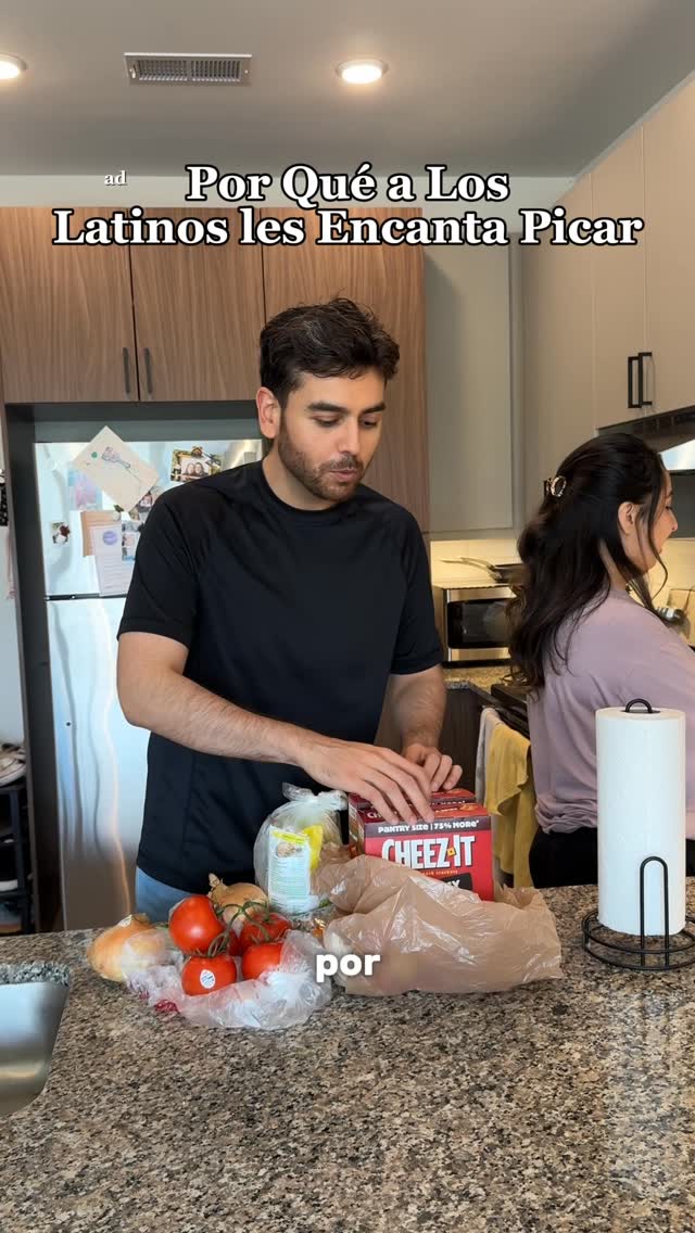 Instagram post by @jaimunoz8 for Cheez-It. Caption reads: #ad | Cuando se trata de @cheezit Hot & Spicy....