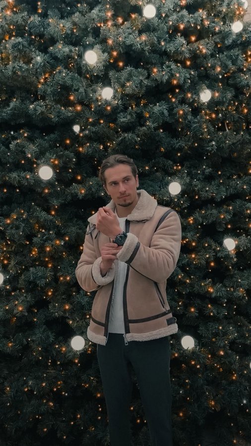 Instagram post by @florianrouzic for Police Lifestyle. Caption reads: ✘ Live every moment, winter is here 🎄✨ 
I’m glad....