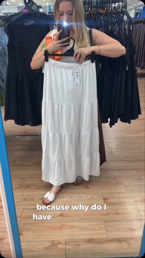 Instagram post by @amba.rose for Rakuten. Caption reads: [...] that actually fits. Now I always check....