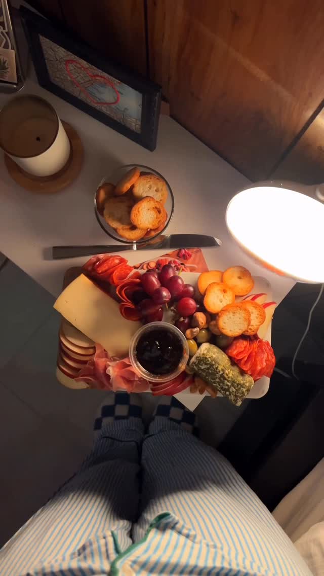 Instagram post by @morgan.exploring for Fresh Prep. Caption reads: [...] just made solo nights so much easier....