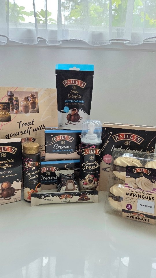 Instagram post by @testandtrywhethertobuy for Hello Yummy Box. Caption reads: 😍 Wow look at this amazing box of Bailey's treats....