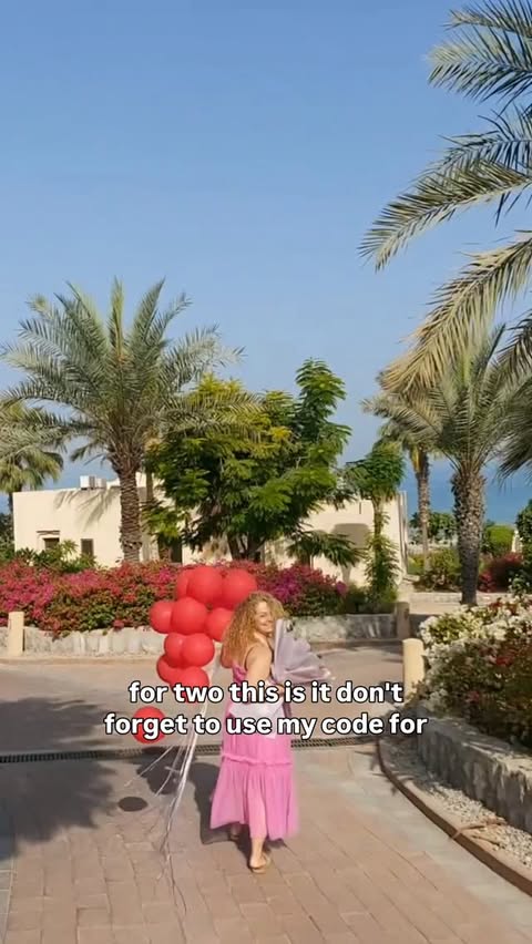 Instagram post by @sara.outabout for Luxury Escapes. Caption reads: [...] book a getaway made for two with....