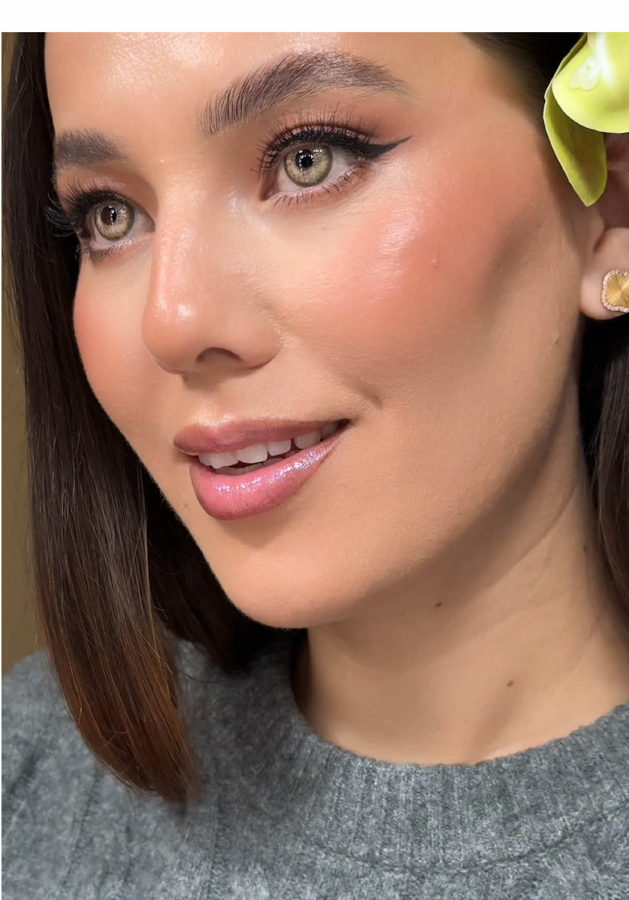 TikTok post by @sanamakeup0 for TTDeye. Caption reads: @TTDeye Colored Contact Lens 20% discount: 20Sana....