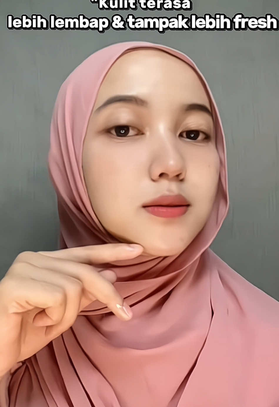 TikTok post by @bunga_sun0 for Glow & Lovely Arabia. Caption reads: Plot twist di pertengahan tahun: noda hitam....