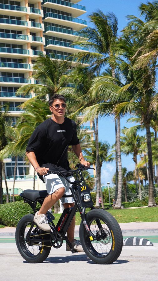 Instagram post by @juanpiccagli for Macfoxbike. Caption reads: we’ll make it sunny☀️
•
shoot: @santiagoriback.