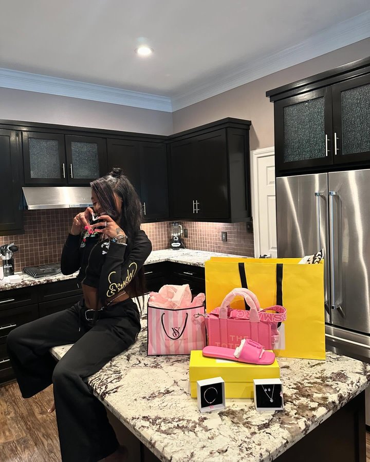 Instagram post by @positiveidaa for Jurllyshe. Caption reads: Nothing but princess treatment 💕!! #iloveithere.