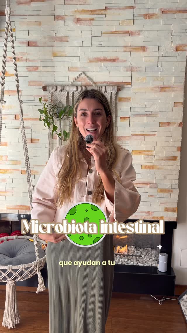 Instagram post by @encuentratubalance_ for Alpina. Caption reads: Kéfir Plus de @alpina 🥛💚 con probióticos vivos +....