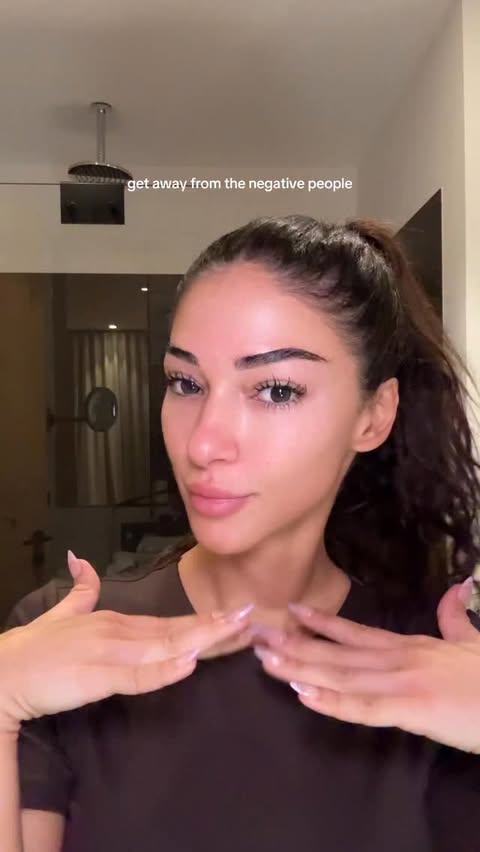 Instagram post by @idil.ci for Physicians Formula. Caption reads: Touch up Products💗:
@aprilskin_global pink aloe....