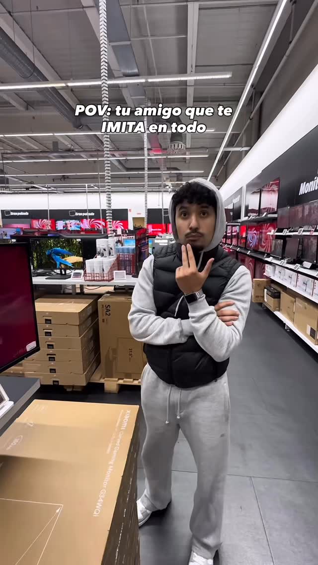 Instagram post by @nenekabe for Herboxa. Caption reads: Ese amigo que te imita en todo #herboxa.