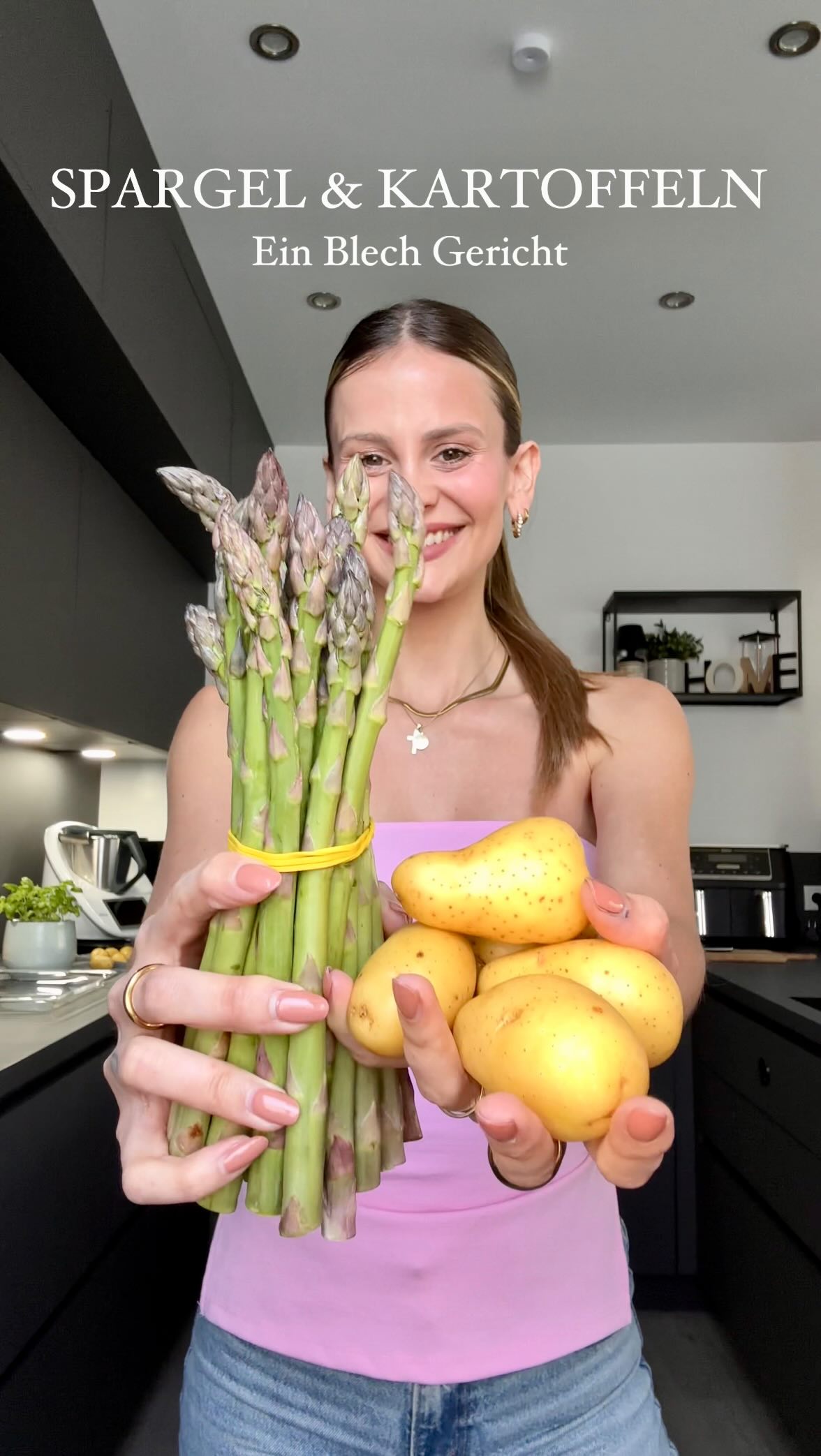 Instagram post by @stephifashion for justspices. Caption reads: *anzeige 
Spargel Kartoffel Blech 

Mit den....