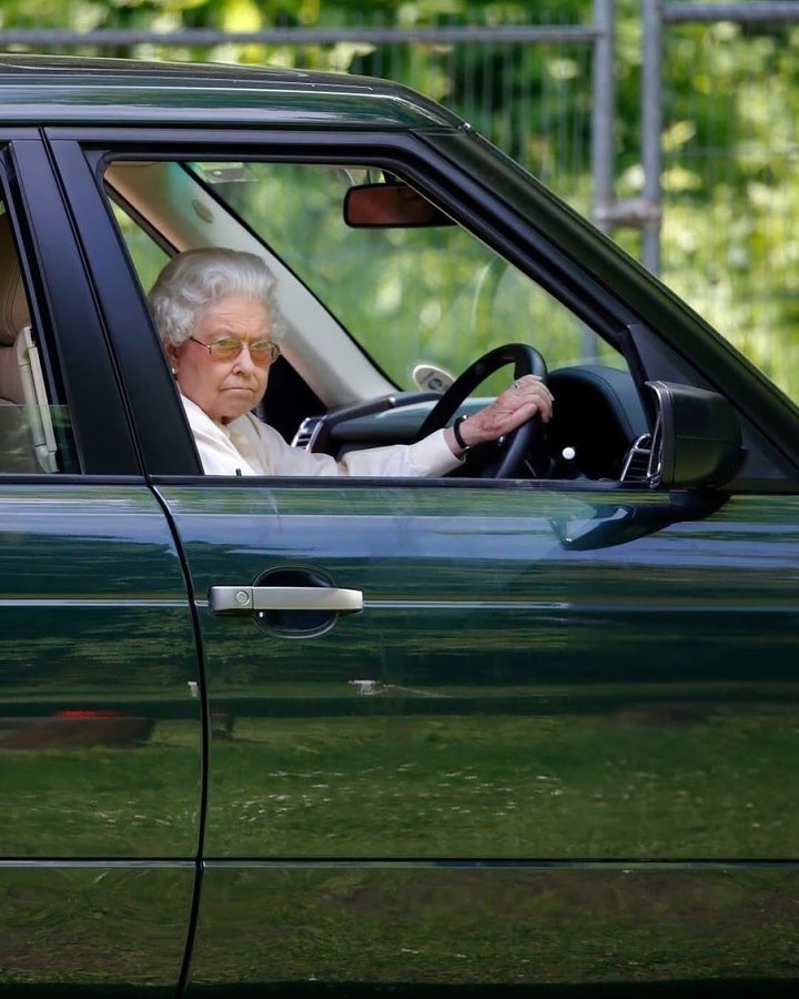 Instagram post by @2000sanxiety for Land Rover. Caption reads: Queen Elizabeth, known for her independence, often....