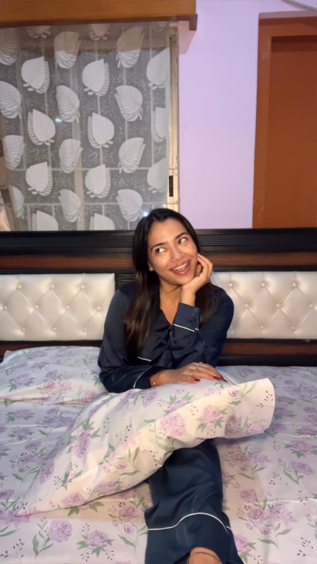 Instagram post by @drtridishapathak for Sleepsia. Caption reads: [...] that incredibly soft bed sheet from....