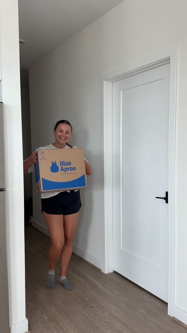 Instagram post by @onthemovewithmad for Blue Apron. Caption reads: As someone who’s always on the move @blueapron....