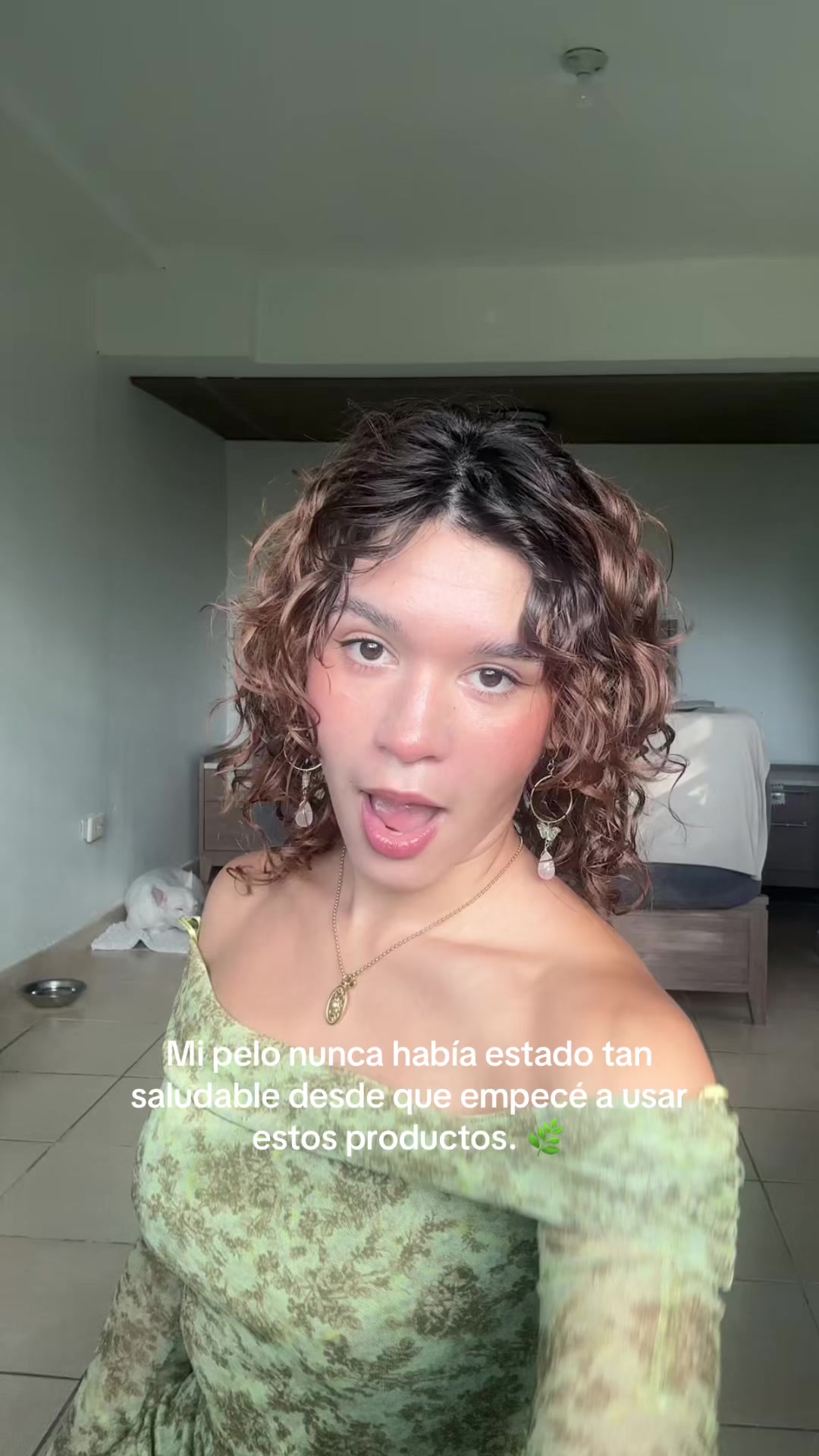 TikTok post by @gabrielaholistica for Israel Police (Arabic). Caption reads: Todavía tengo que aprender a peinarlo 💚 @AG Care....