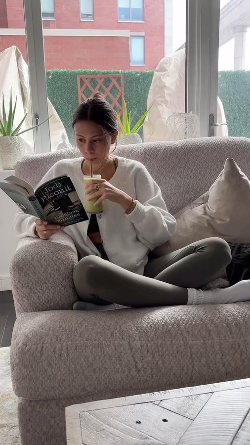 Instagram post by @isabel.megale for Kroma Wellness. Caption reads: spend a slow morning with me feat. @kromawellness....